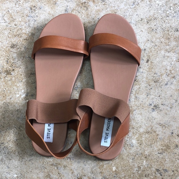 steve madden darnell flat sandal